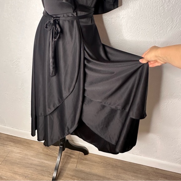 Vintage 1970 black wrap dress - Picture 3 of 6